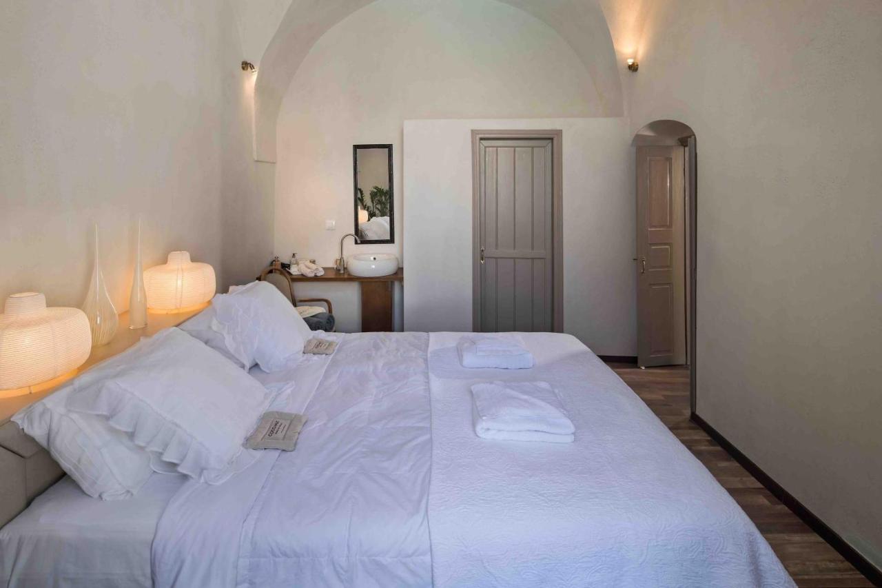 מגלוחורי Sandandstone Villa Santorini מראה חיצוני תמונה